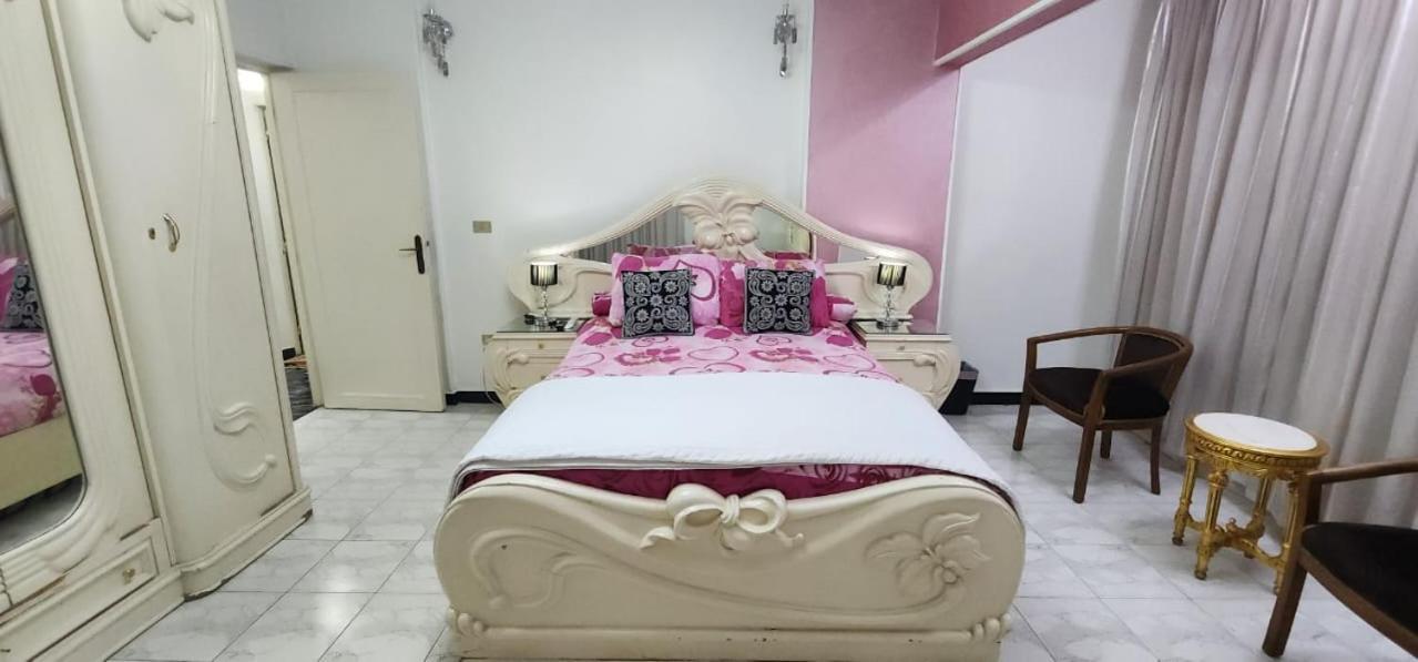 Apartment Comfortable In Sheraton Heliopolis 5 Minutes From Airport Cairo