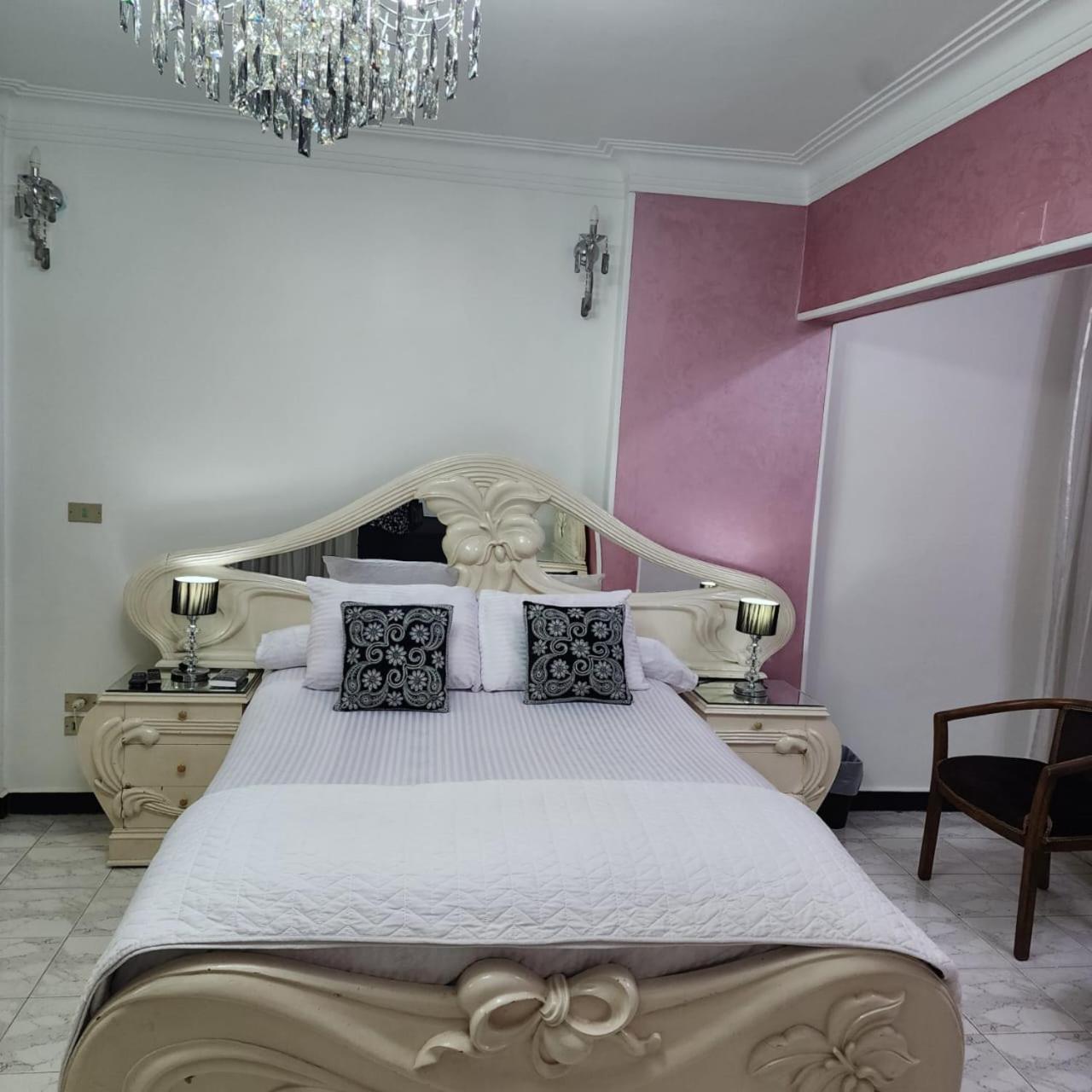 Apartment Comfortable In Sheraton Heliopolis 5 Minutes From Airport